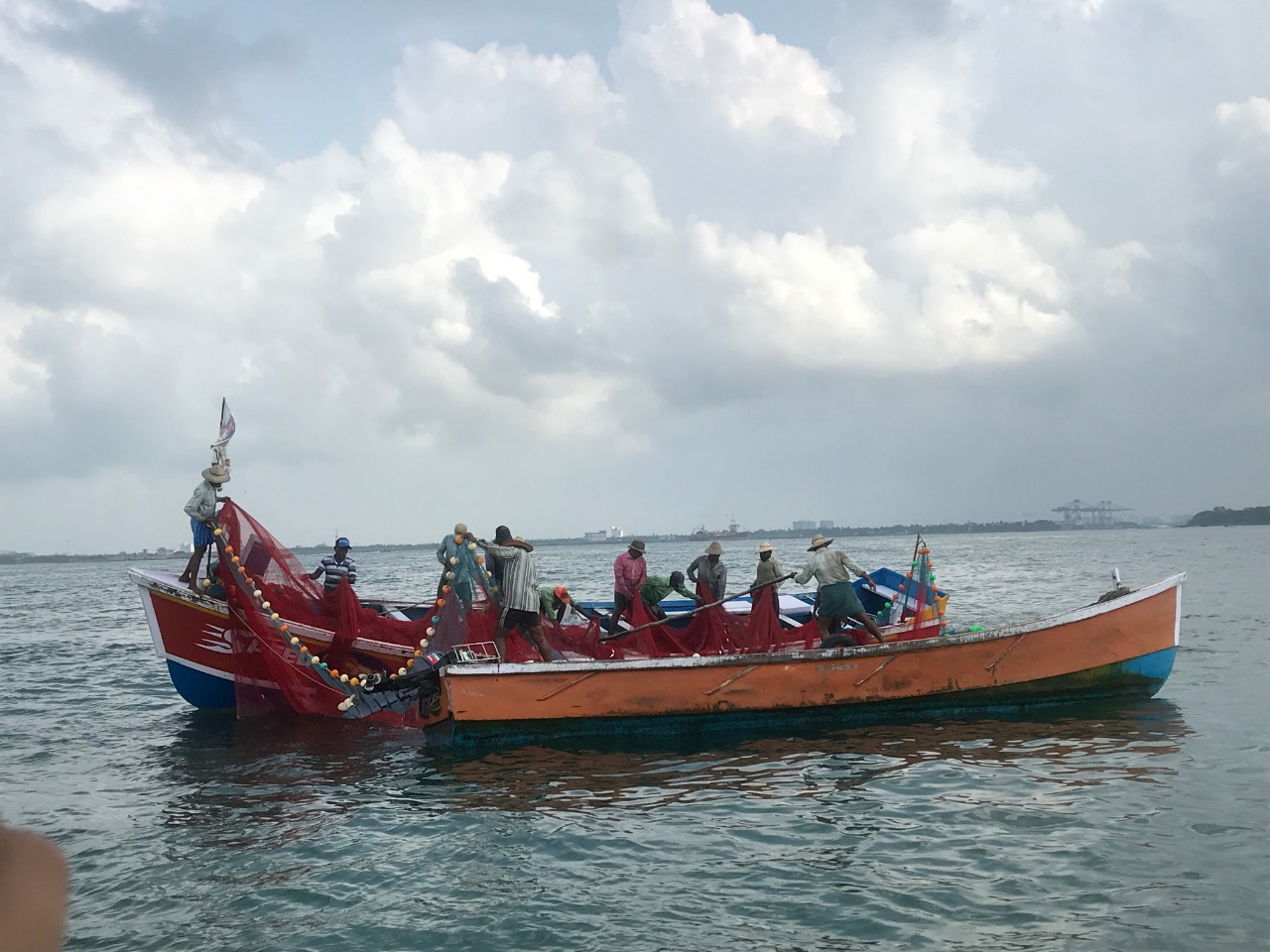 Lockdown enforced when they were at sea — so more than a lakh of fishers  now wait in deep waters - Gaonconnection