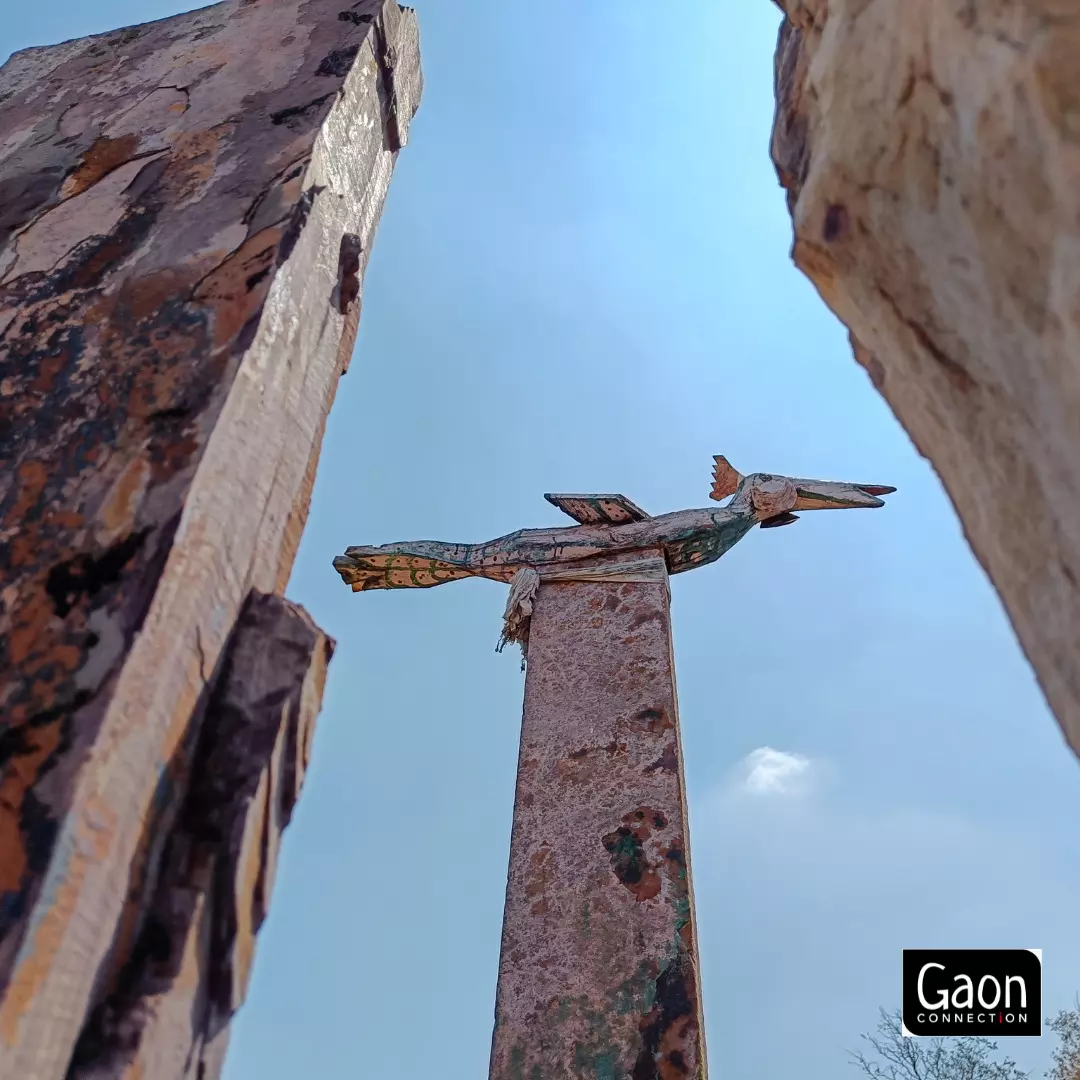 These stone pillars have been declared protected monuments under the Ancient Monuments and Archaeological Sites Remains Act 1958.