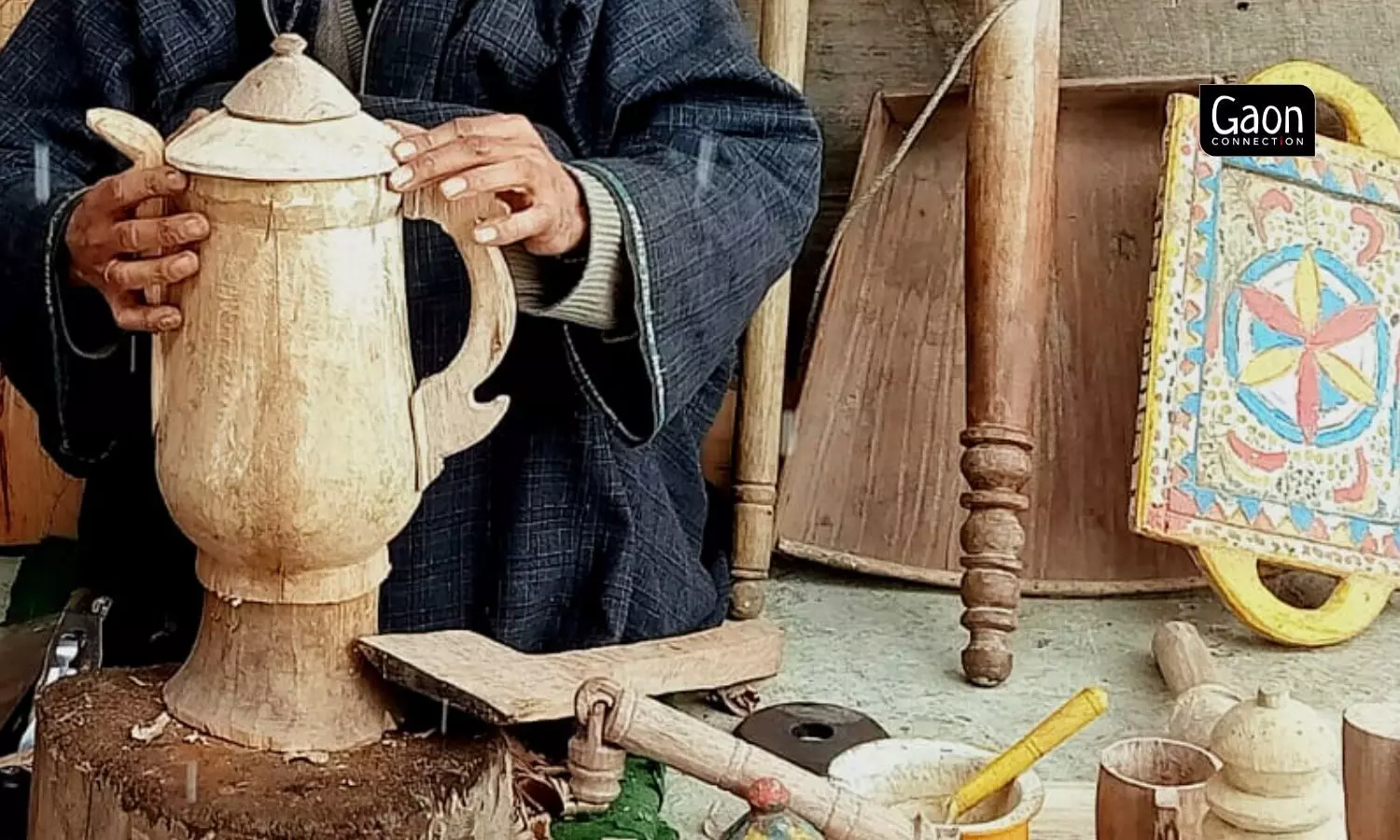 It takes weeks for Najar to craft out a samovar, which earns him a meagre Rs 3000. 