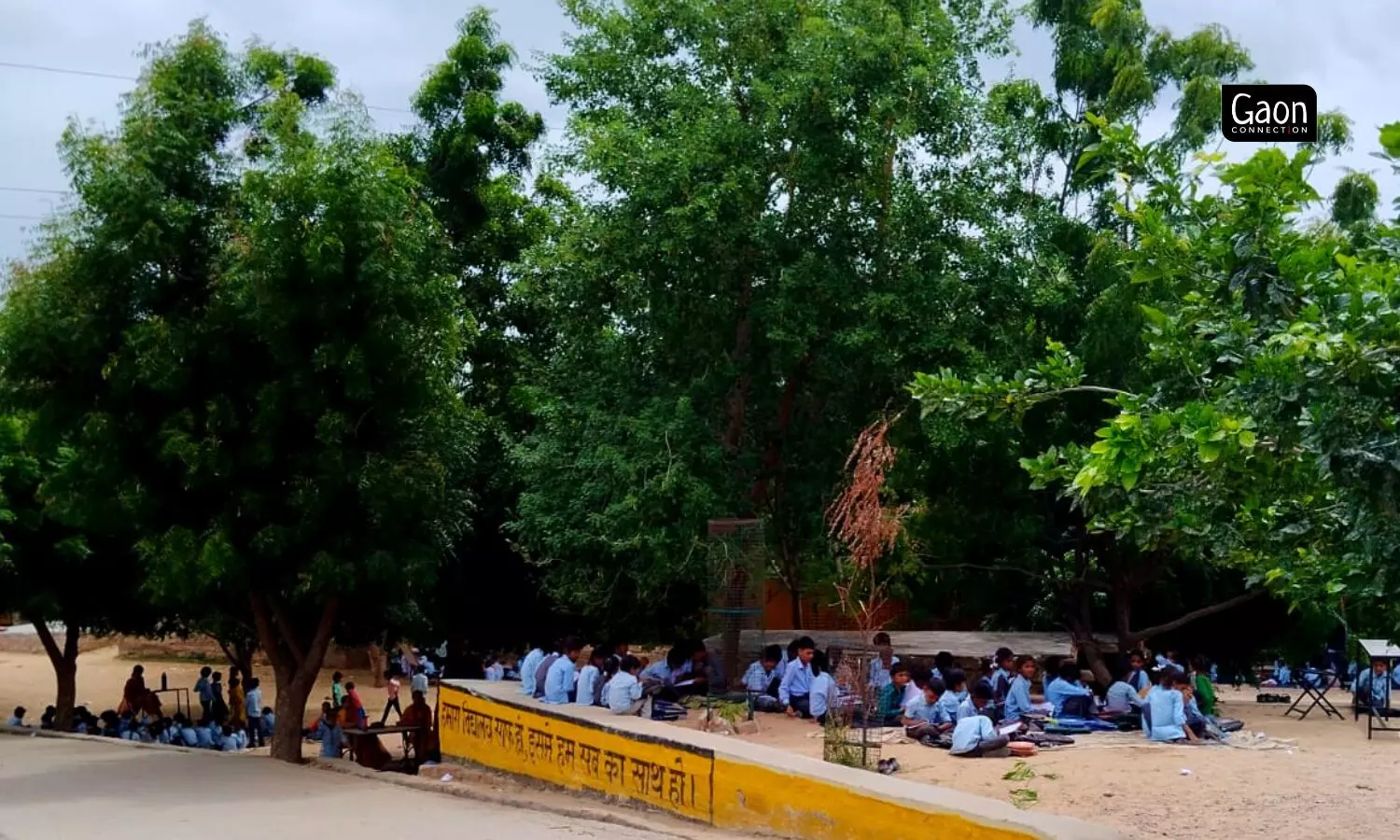 Asha Bai visited the homes of the children who had come from across the border to meet the parents and convince them how important it was to send their children to school.