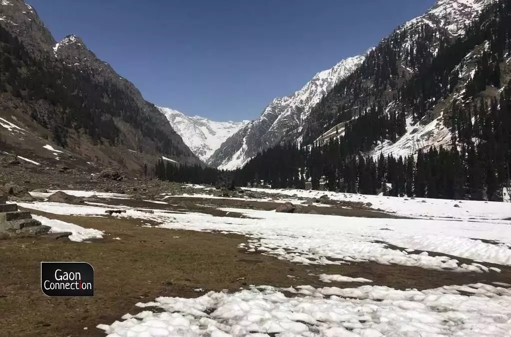 The IMD data shows that in the previous winter, between December 2021 and January 2022, the Kashmir Valley received 262.5 mm precipitation against a normal precipitation of 288.4 mm, which is nine per cent deficit.